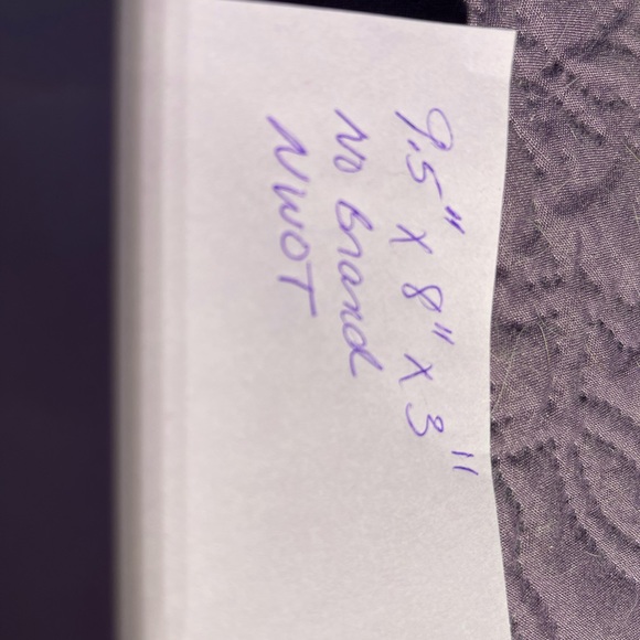 NWOT Handbag black with flower print - Picture 5 of 9